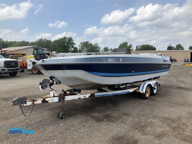 Lot 2-34318 - 1987 Four Winns 200 Candia 20’ Open Bow Boat