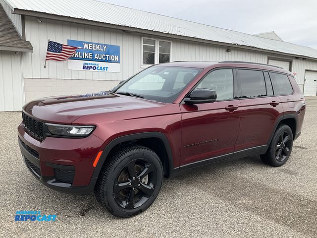 Lot 2-61177 - 2023 Jeep Grand Cherokee L Laredo SUV 4x4