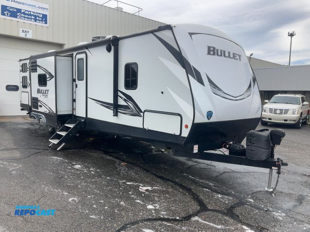 Lot 2-45815 - 2021 Keystone Bullet Ultra Lite 330BHS Camper Travel Trailer