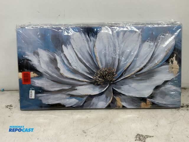 Lot 2-15216 - 1 New Yuaxker Flower Canvas