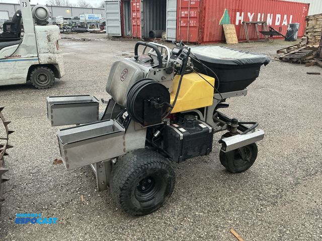Lot 2-94395 - Z-Spray Lawn Fertilizer Gas Powered