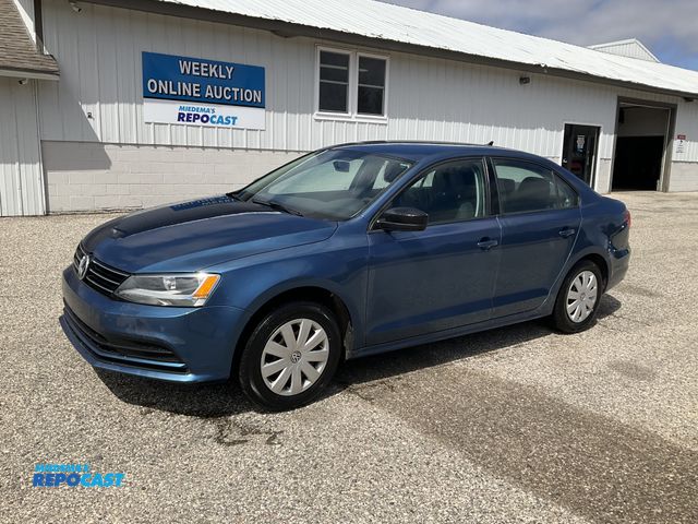 Lot 2-61074 - 2015 Volkswagen Jetta S Sedan FWD