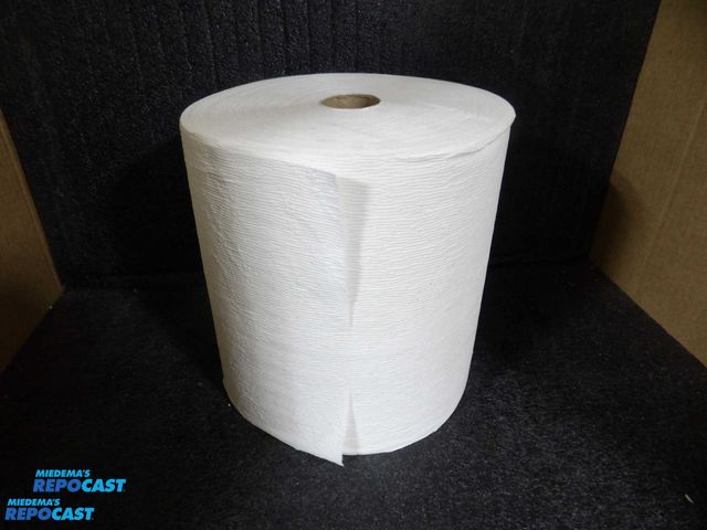 Lot 2-65818 - lot of 12 kleenex, paper towel rolls, 8" x 425' each roll