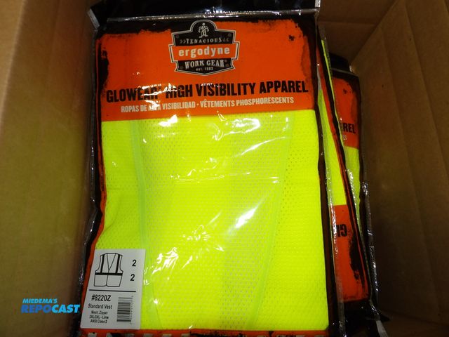 Lot 2-53017 - Lot of (20) new high visibility safety vest glowear size 2XL/3XL lume, ANSI class 2