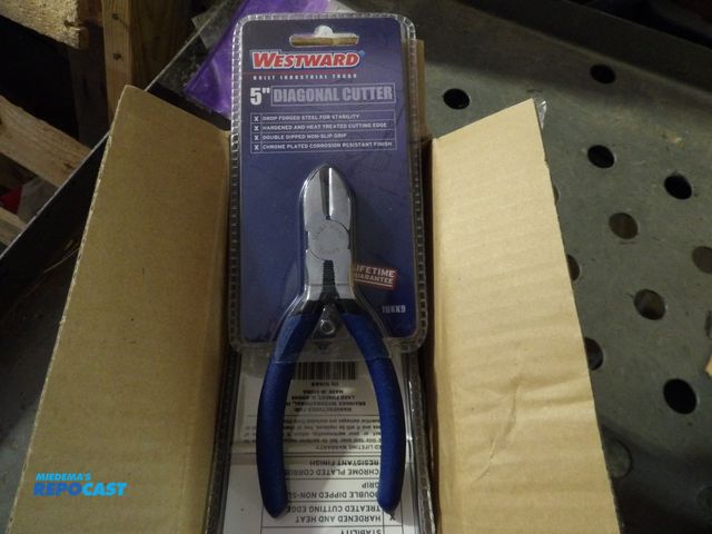 Lot 2-58232 - lot of (12) new westward diagonal cutting pliers