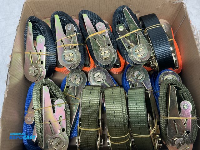 Lot 2-63358 - 20 1.5  meter tie down straps