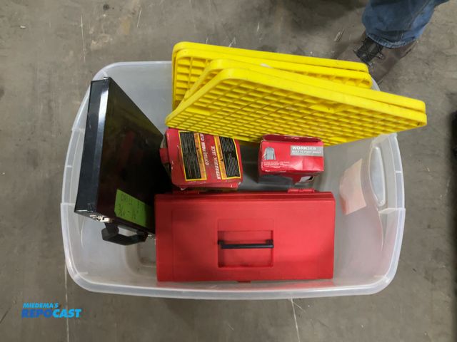 Lot 2-92259 - Drill but set, 24 new air tool oilers, new Milwaukee work skin XL, portable 12 ton jack, and 4 jack ...