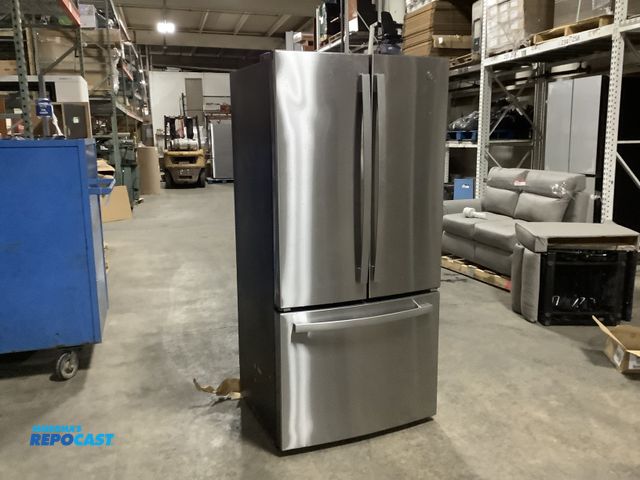 Lot 2-73156 - GE appliances  GWE19JYLEFFS Refrigerator/Freezer