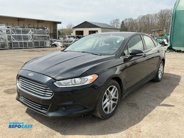 Lot 2-70395 - 2016 Ford Fusion SE Sedan FWD