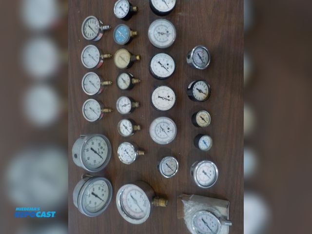 Lot 2-16280 - lot of 26 assorted pressure gauges up to 7000psi