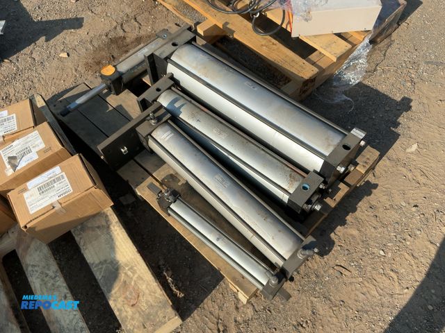 Lot 2-96702 - (5) various sized Bimba TRD hydraulic cylinders, (one needs seal leaks)