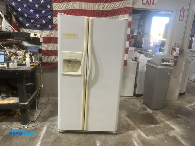 Lot 2-57017 - Frigidaire side by side Refrigerator/Freezer pure source   precision temp     frost free    fresh-lo...