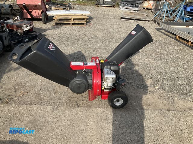 Lot 2-67053 - Craftsman chipper shredder 3-way feed system 10:1 reduction ratio model 24A-464F799