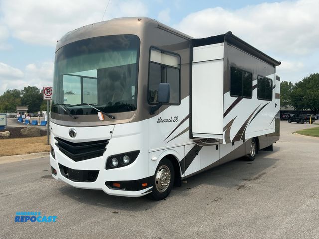 Lot 2-40612 - 2014 Monaco Monarch Motorhome RWD