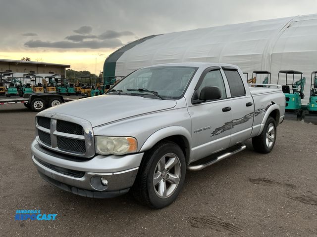 Lot 2-71038 - 2003 Dodge Ram 1500 SLT Double Cab 2WD Double Cab Standard Box Pickup Truck RWD