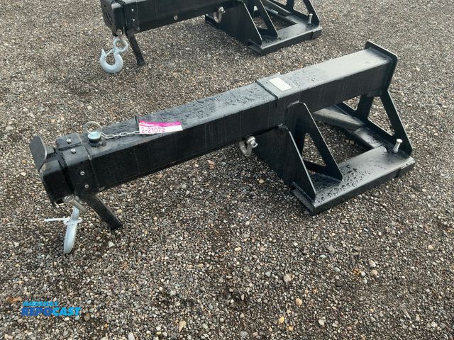 Lot 2-21072 - New Chery Industrial Forklift Jib, Manual Extendable Jib, fork pockets, 101” Length Extended, has cl...