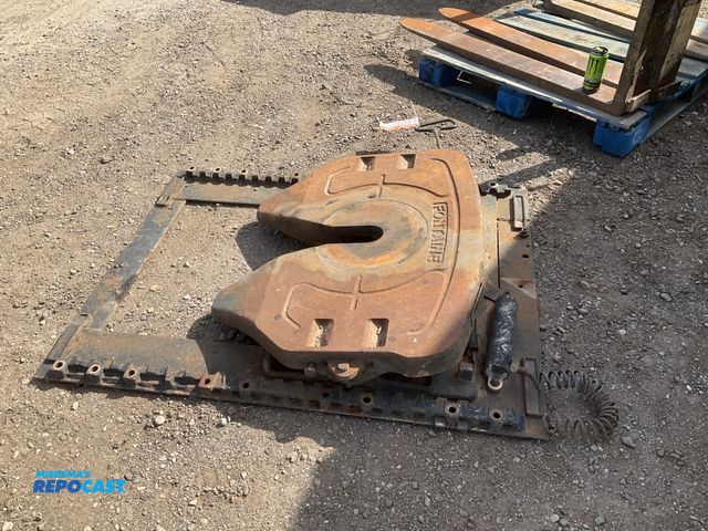 Lot 2-44720 - Fontaine air slide 5th wheel hitch off a semi truck, base is approx 52”L x 39-1/2”W overall, used