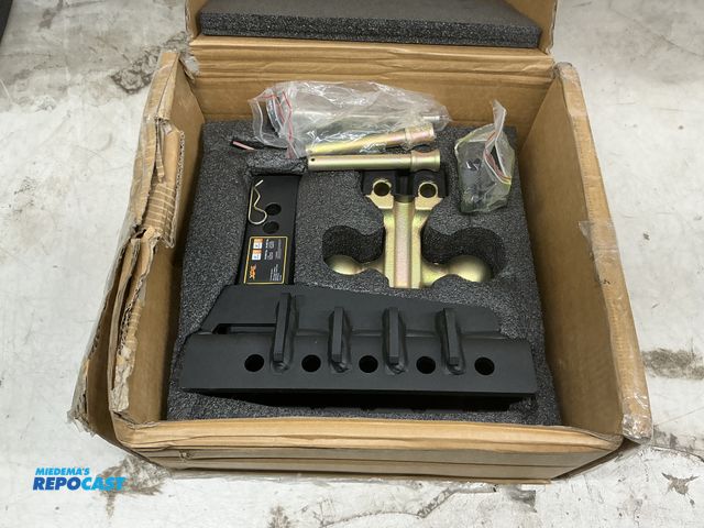 Lot 2-93530 - (1) XPE Adjustable trailer hitch ball mount kit