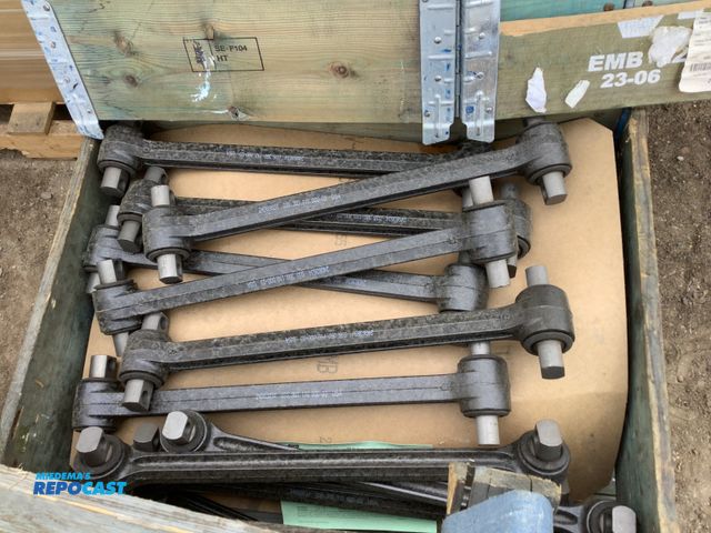 Lot 2-34924 - Small skid lot of ZF industries heavy duty control arms 24063634 035.360.110 800 03