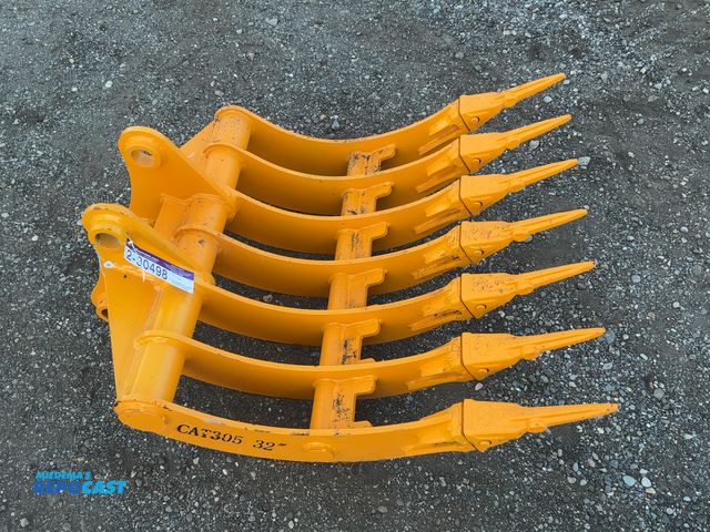 Lot 2-30498 - New 32" Rake Attachment for CAT 305 Excavator, replaceable teeth