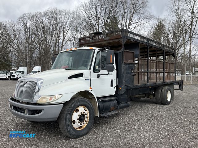 Lot 2-91497 - 2009 International 4300 SBA 4x2 Flatbed Truck