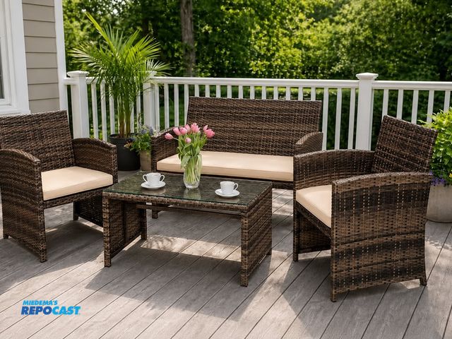 Lot 2-35774 - Brown and Khaki Casual 4-Piece Patio Set Model BSD-4