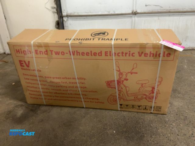 Lot 2-21928 - New SDLANCH EV Electric Scooter, Battery Operated, Steel Frame, Painted Plastic Shell, LED Running L...