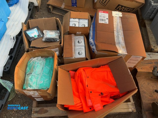Lot 2-18059 - Lot of industrial clothing including hi vis jackets, hair nets, gloves, face masks, and 1 gallon uti...