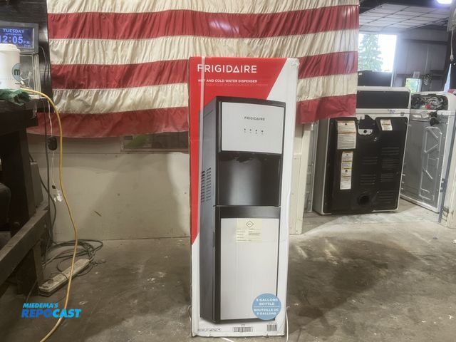 Lot 2-59003 - Scratch & Dent Frigidaire hot and cold water dispenser water dispenser  Frigidaire hot and cold wate...