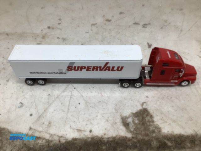 Lot 2-92053 - Die cast Peterbilt