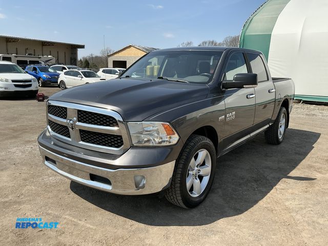 Lot 2-44866 - 2016 Ram 1500 SLT Crew Cab SWB 4WD Crew Cab Standard Box Pickup Truck 4x4