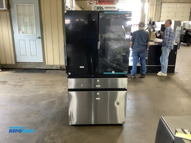 Lot 2-55265 - Scratch & Dent Electric Free Standing Samsung RF29BB8900QK Refrigerator/Freezer