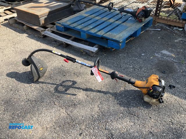 Lot 2-75584 - PoulanPro PP030 Gas Powered 30cc gas string trimmer