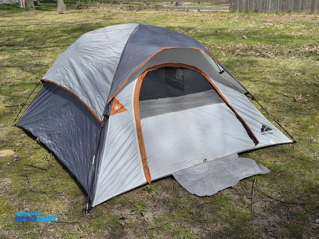 Lot 2-29480 - 2 person tent