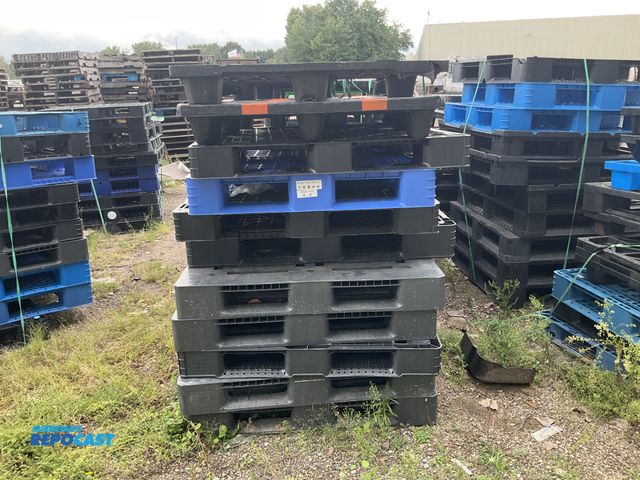 Lot 2-27093 - Lot of 11 black and blue pallets.
