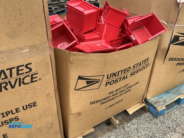Lot 2-91370 - Lot of bins