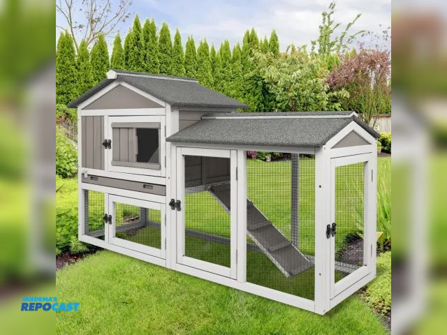 Lot 2-96816 - PET35-grey/white wooden pet house