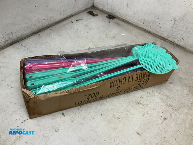 Lot 2-18566 - (36) Hand-Shaped Fly Swatters