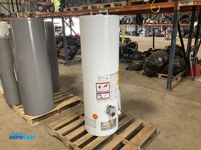 Lot 2-50049 - Scratch & Dent Natural Gas Hot water Heater