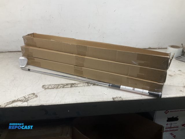 Lot 2-92440 - 5 Pron TRG Dual Milled Face 60 Degree Golf Wedge