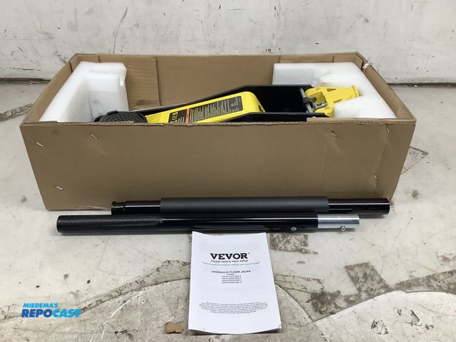 Lot 2-24688 - VEVOR hydraulic floor Jack.  Model: WD-B-01500-B00-0