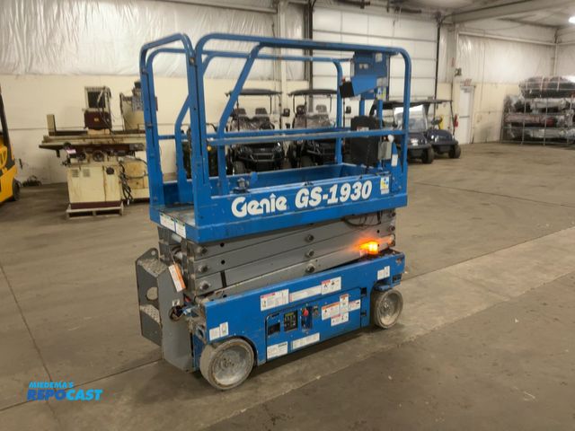 Lot 2-43737 - 2016 Genie GS-1930 Scissor Lift