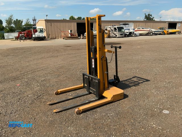 Lot 2-44293 - Big Joe 2024-A5 Manual Push Straddle Pallet Lift Stacker