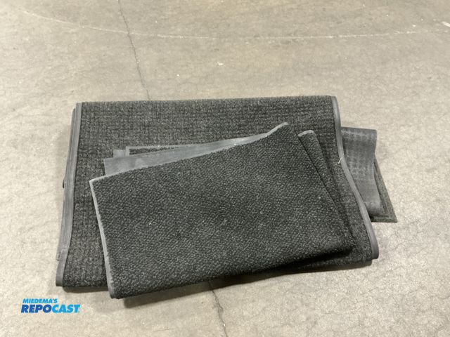 Lot 2-23939 - 3 black mats for garage various sizes