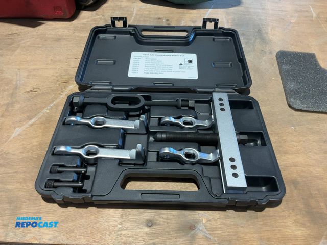 Lot 2-15283 - Stinger  4536 A/C Clutch Pulley Puller Set