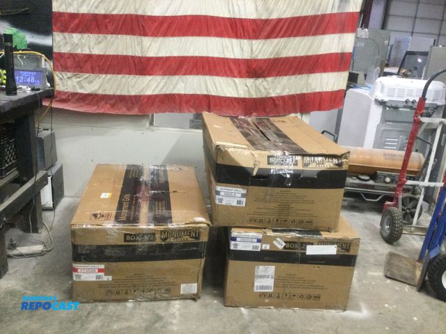 Lot 2-59561 - Monument Grills BBQ grill box 1 of 2 box 2 missing  for 
Denali 605Pro | Stainless Smart Propane Gas...