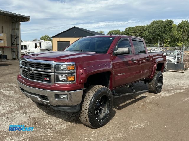 Lot 2-11195 - 2014 Chevrolet Silverado 1500 1LT Crew Cab 4WD Crew Cab Standard Box Pickup Truck 4x4