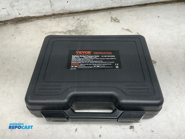 Lot 2-95945 - VEVOR YS-064 Radiator coolant pressure tester kit, 0-35psi
