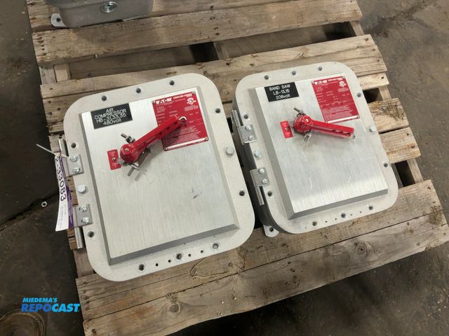 Lot 2-33083 - (2) Eaton Crouse-Hinds Series Explosionproof and Dust-Ignitionproof Enclosure Catalog No. EIDAF3030 ...