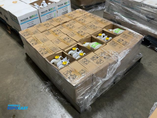 Lot 2-69563 - Lot of (30) cases of Crew bathroom cleaner